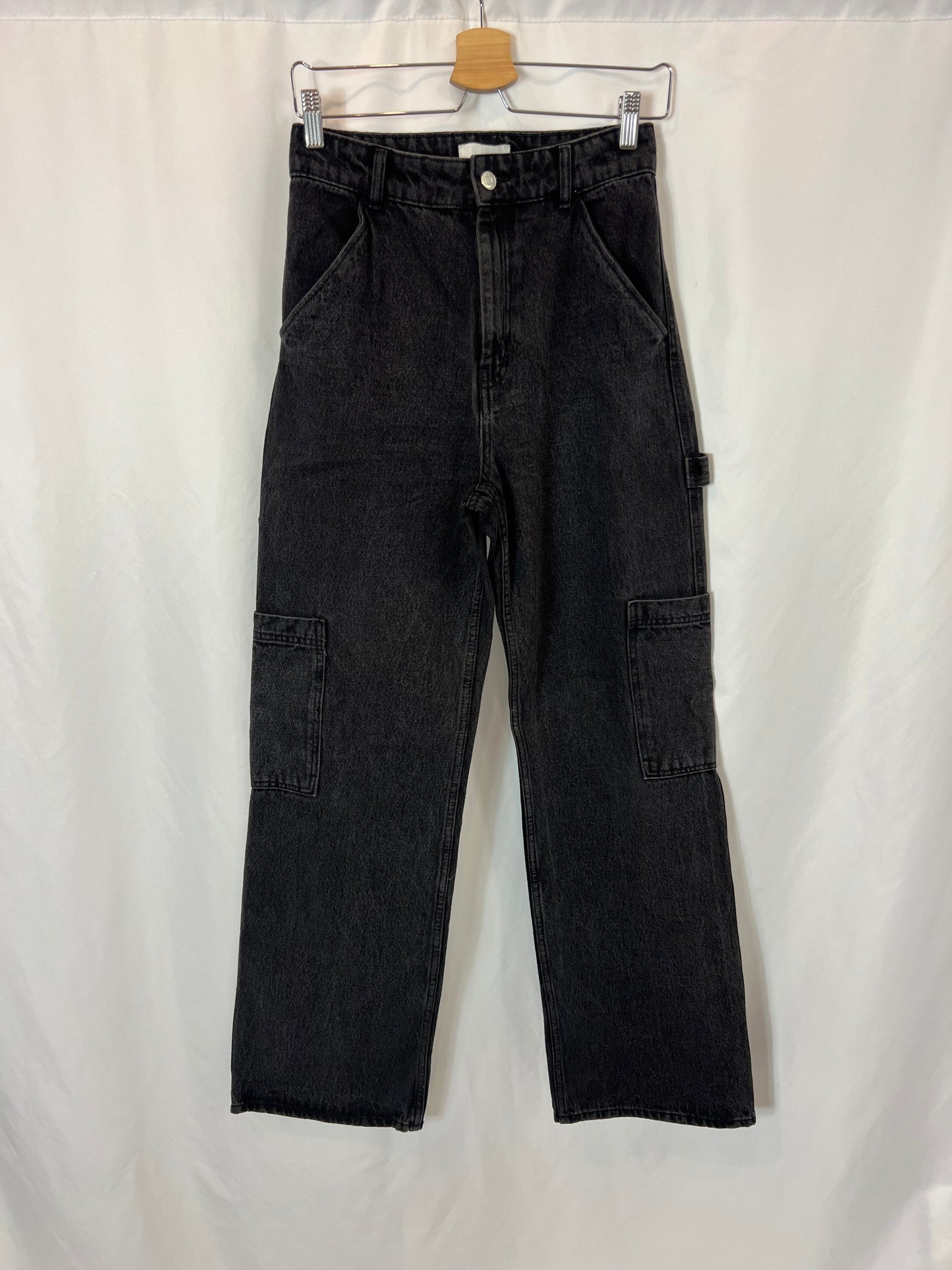 H&M. Denim negro pata ancha bolsillos. T 36