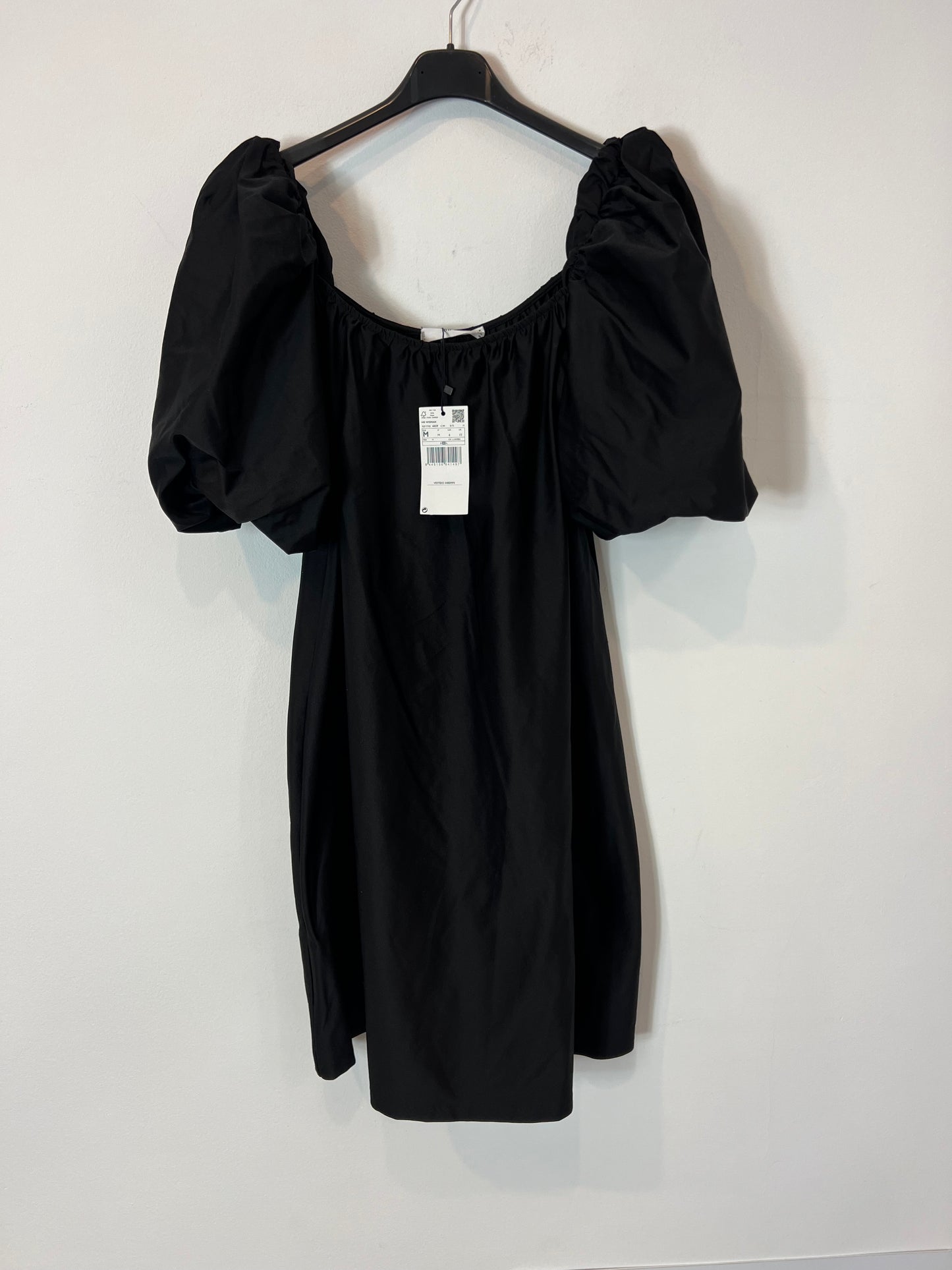 MANGO. Vestido corto negro manga farol. T M