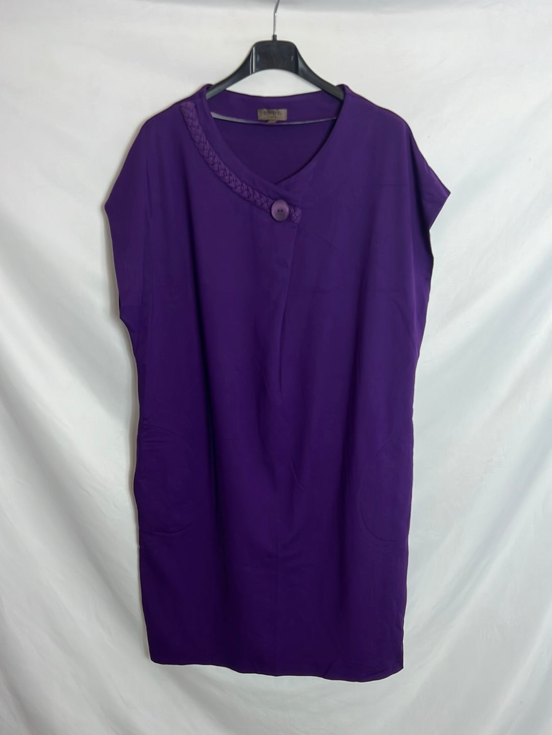 CORTEFIEL. Vestido morado detalle escote. T L