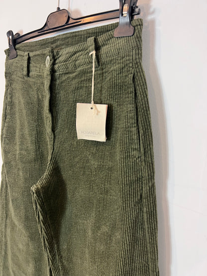 ACUARELA. Pantalón recto pana verde Tu(36)