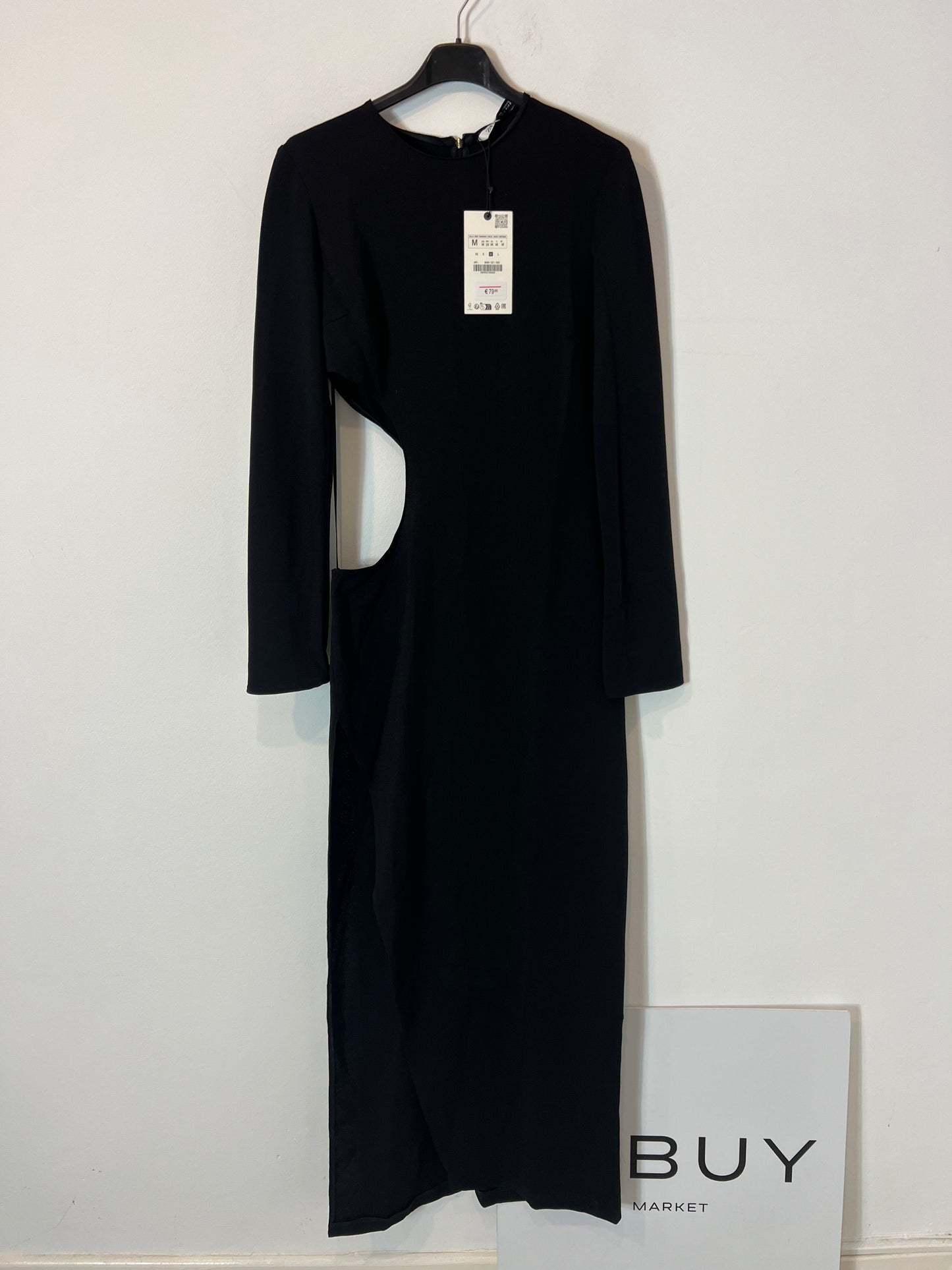 ZARA. Vestido negro largo abertura. T M