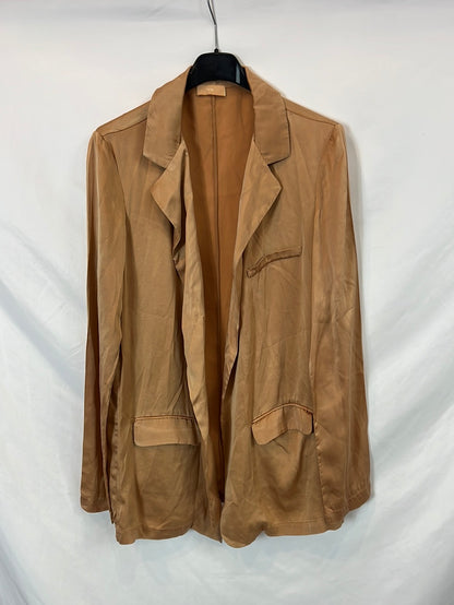 TCN. Blazer fluida seda camel. T M