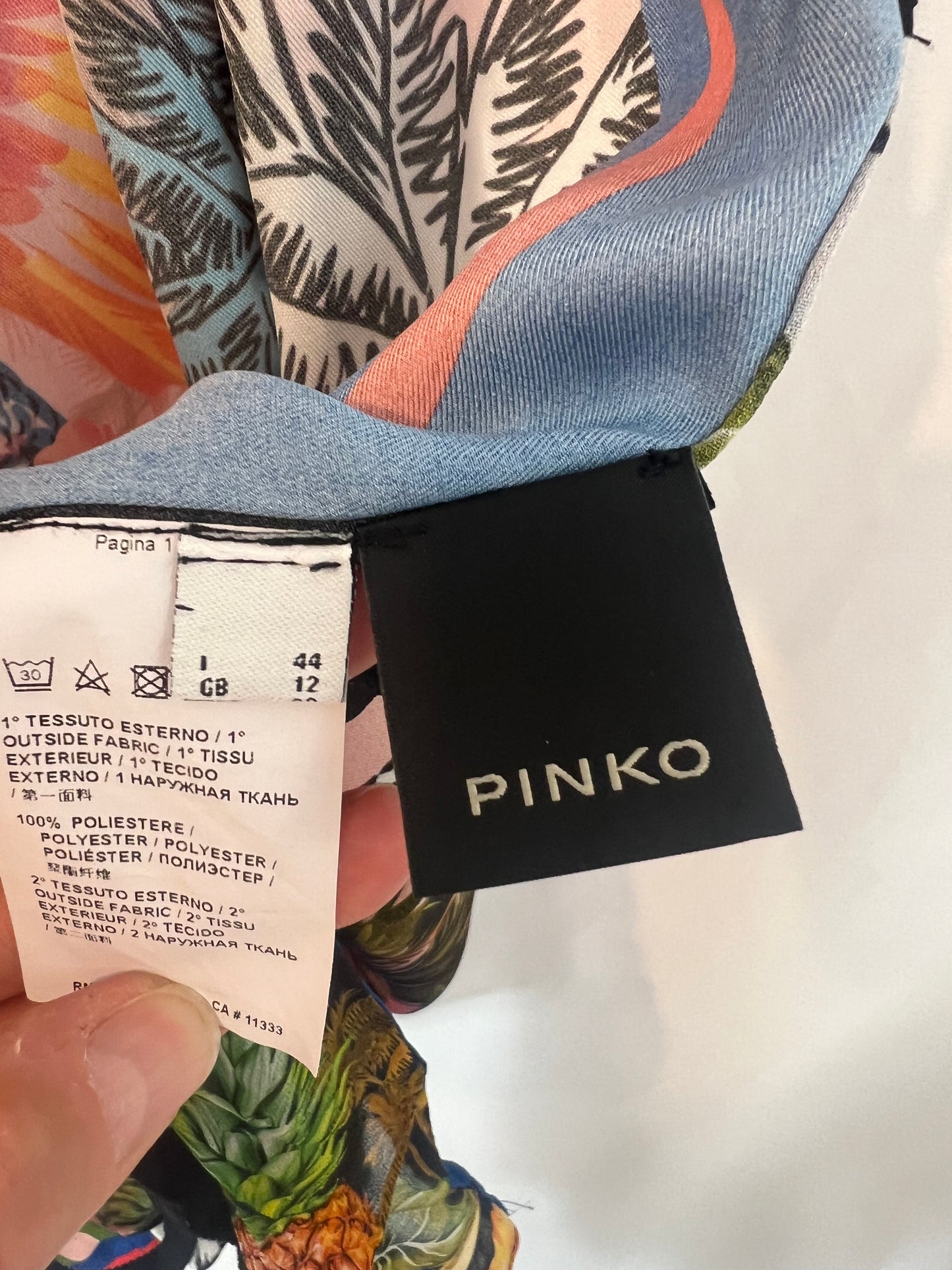 PINKO. Top estampado atado al cuello T.44