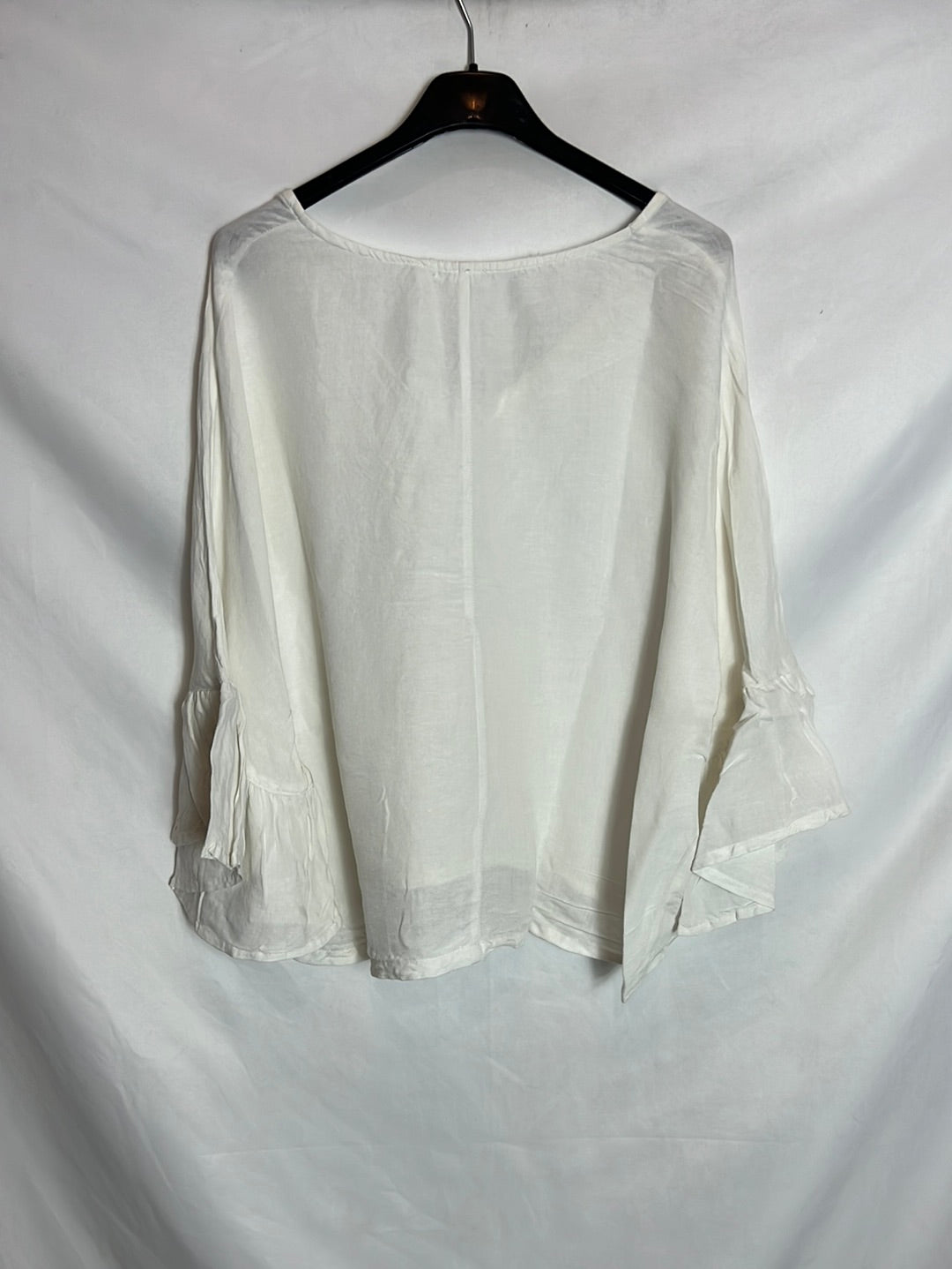 OYSHO. Blusa blanca lino volantes. T S