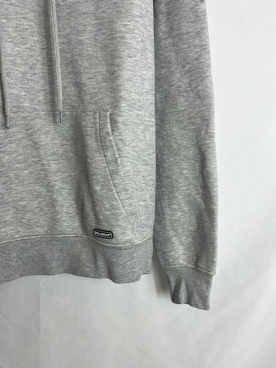 PULL&BEAR . Sudadera gris capucha. T M