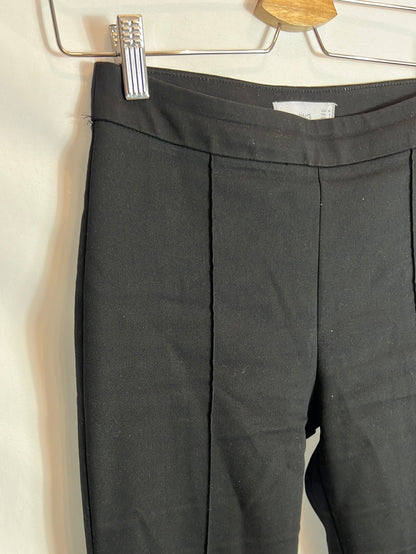 MANGO. Pantalón negro acampanado T.34