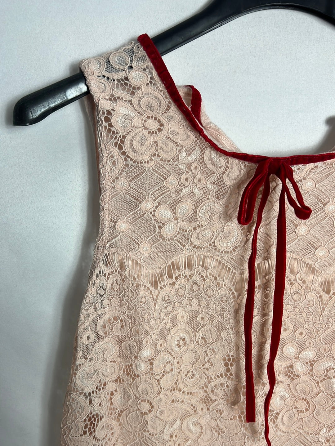 CLAUDIE PIERLOT. Top rosa encaje detalle terciopelo . T 1(S)(Tara)