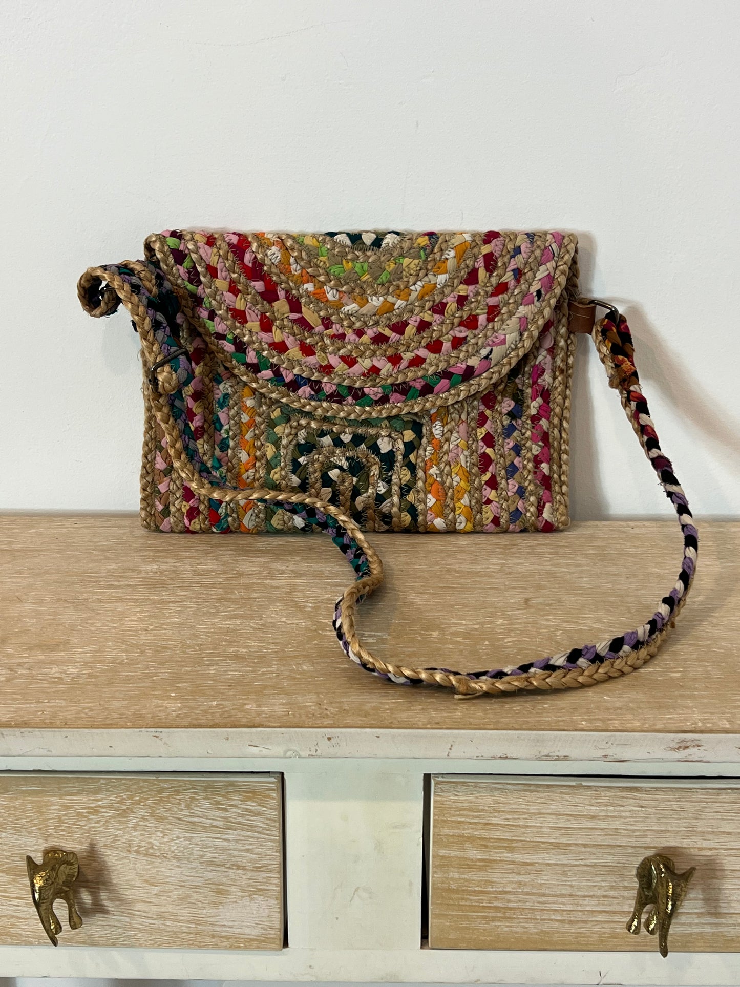 OTRAS. Bolso rafia colores