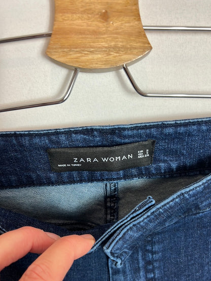 ZARA. Denim crop detalle bajos. T S