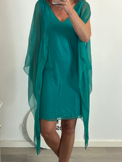 ELISA BRACCI. Vestido corto verde efecto capa T.s