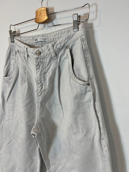 ZARA. Pantalón gris claro slouchy T.36