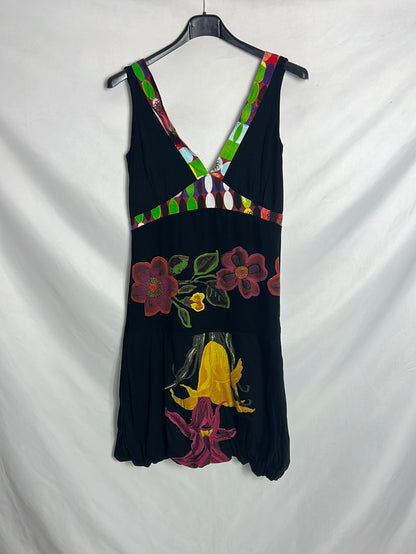 DESIGUAL. Vestido corto negro estampado. T M