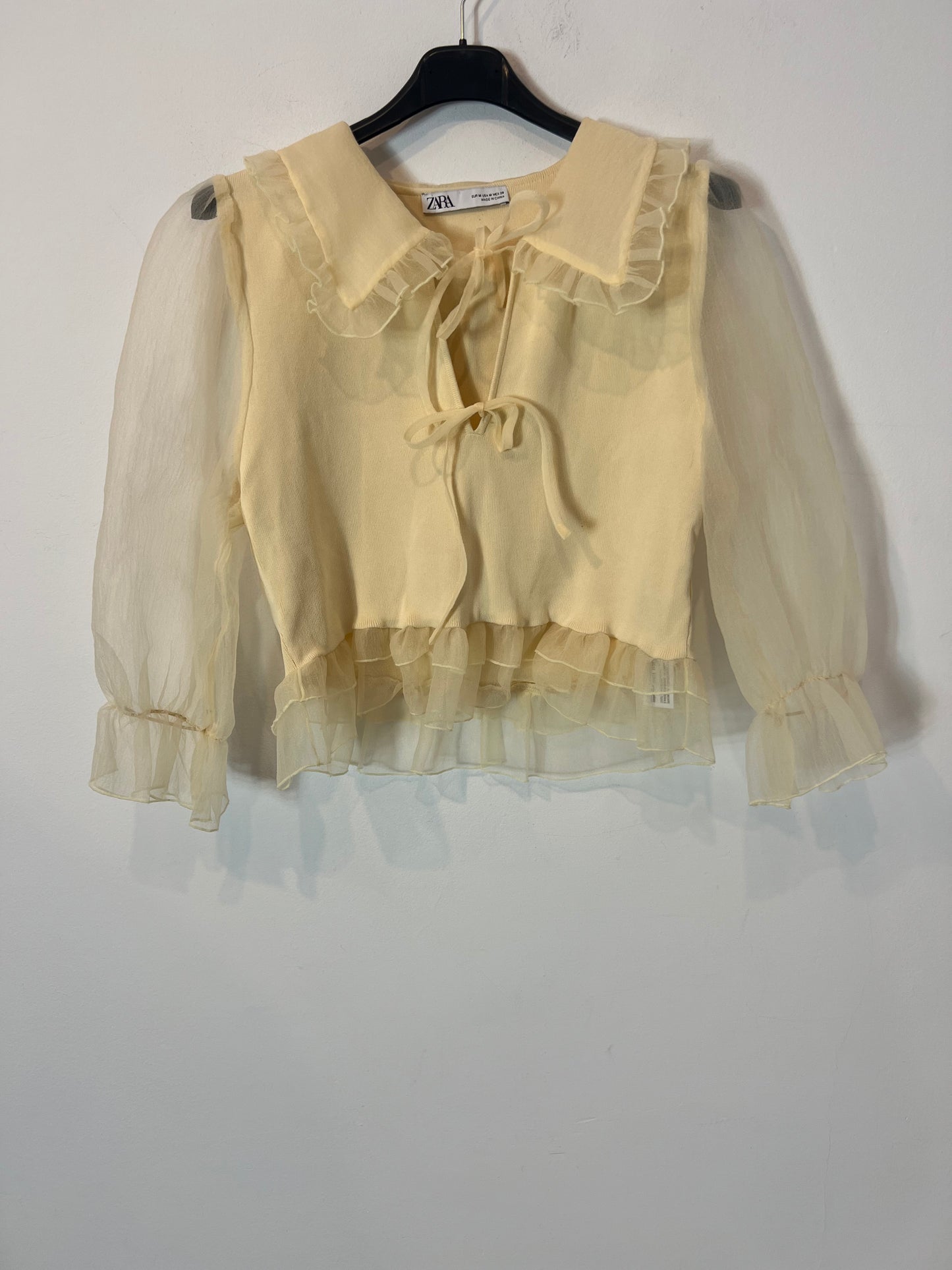 ZARA. Top doble textura amarillo pastel. T  M