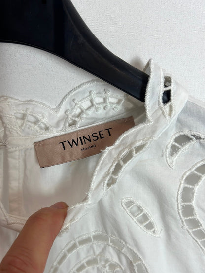 TWINSET. Vestido corto blanco troquelado.TM