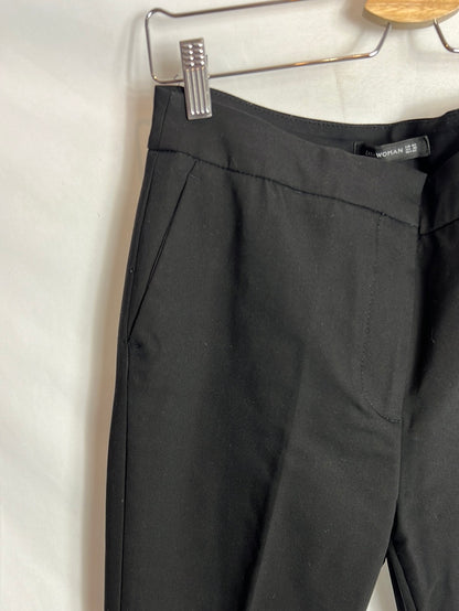 ZARA. Pantalón negro de vestir. T 42