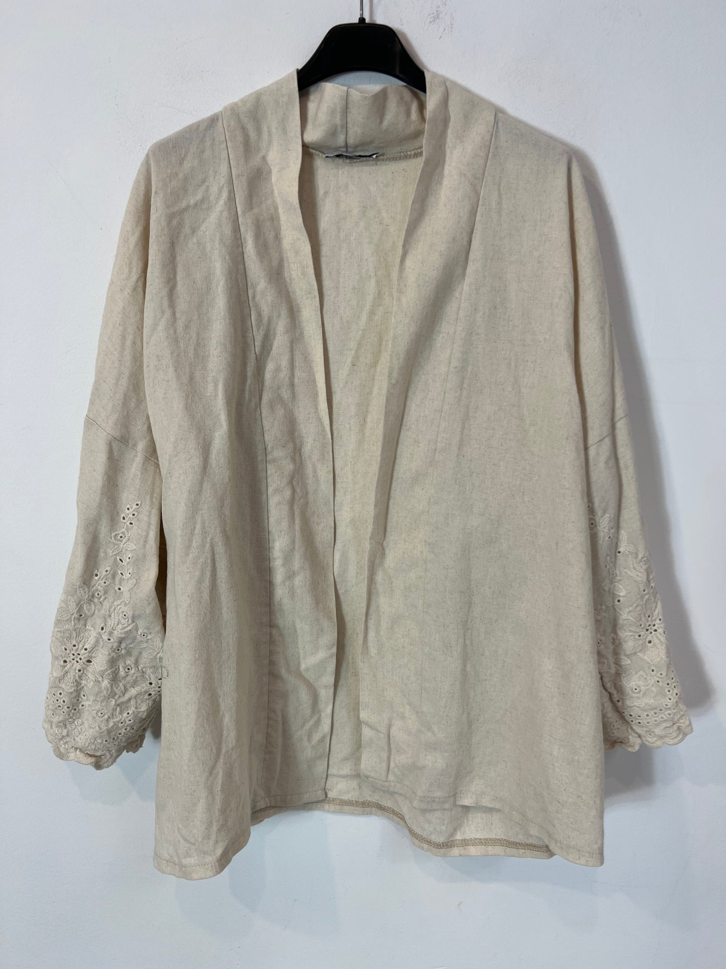 SENSE. Kimono beige detalles troquelado  Tu(s/m)