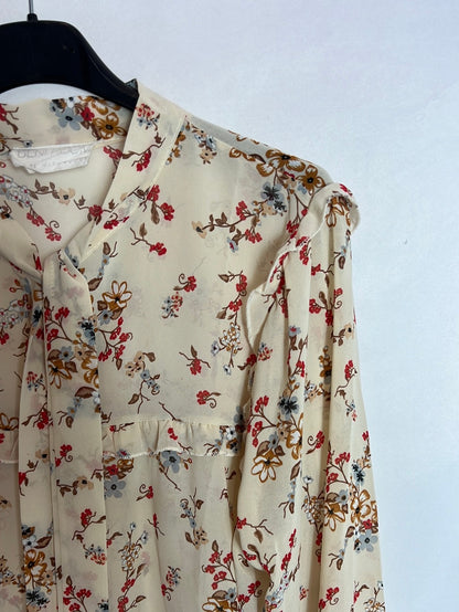 BENI ROOM. Blusa beige semitransparente flores . T M