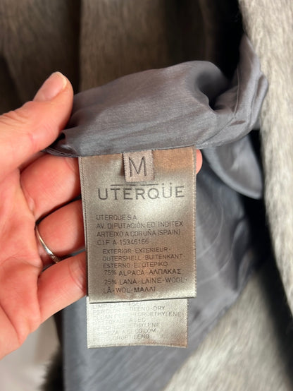 UTERQÜE. Abrigo pelo gris cinturón. T M