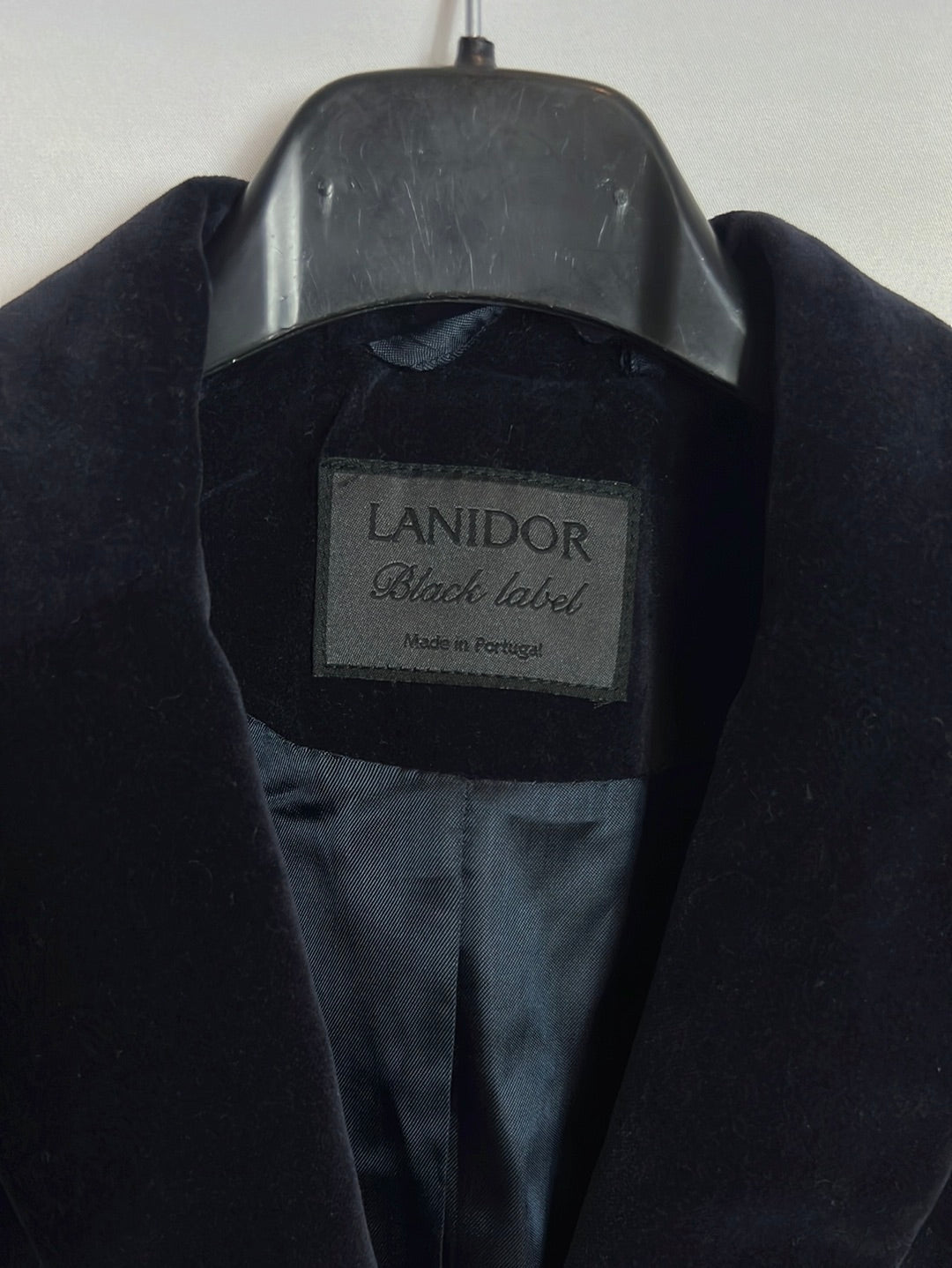 LANIDOR. Blazer azul textura terciopelo. T 34