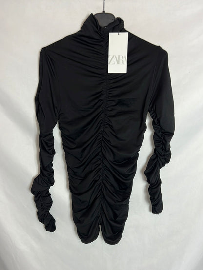 ZARA. Top negro costuras y fruncidos cuello alto. T M