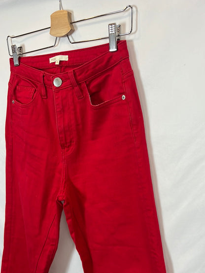 MAJE. Pantalón denim rojo T.38