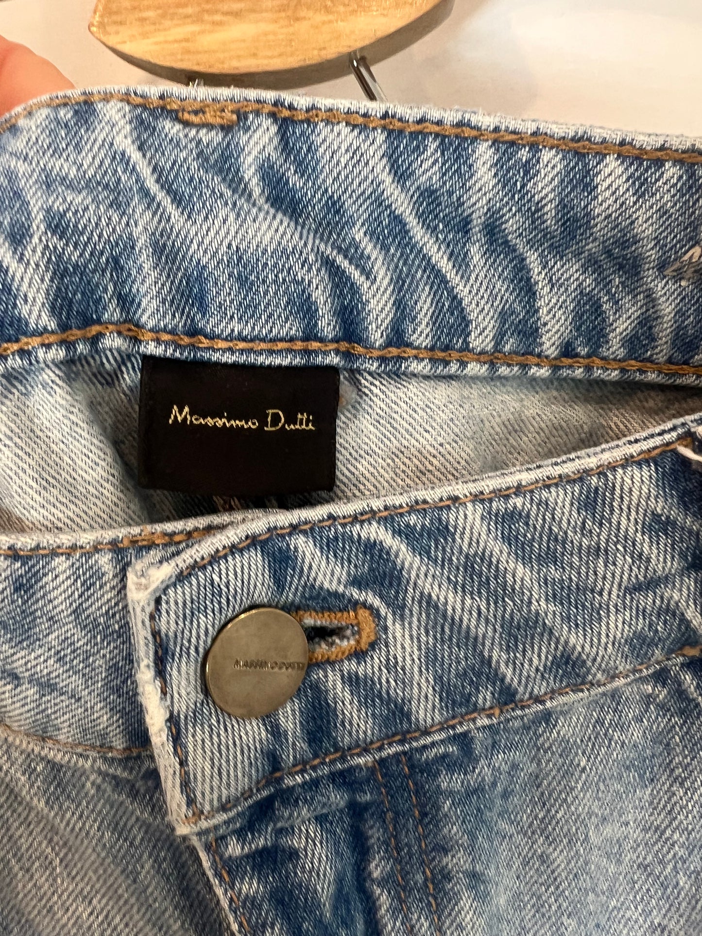 MASSIMO DUTTI. Denim recto claro. T 40