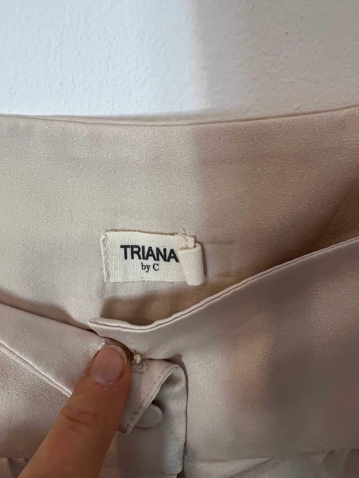 TRIANA BY C. Blusa beige satinada T.s