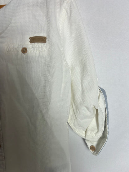 H&M. Camisa blanca textura cuello mao T 4-5 años