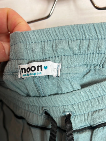 NOON. Pantalón azul fluido detalle costura. T 40