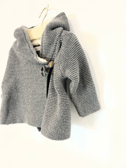 MANGO. Chaqueta punto gris cruzada. T 3-6 meses