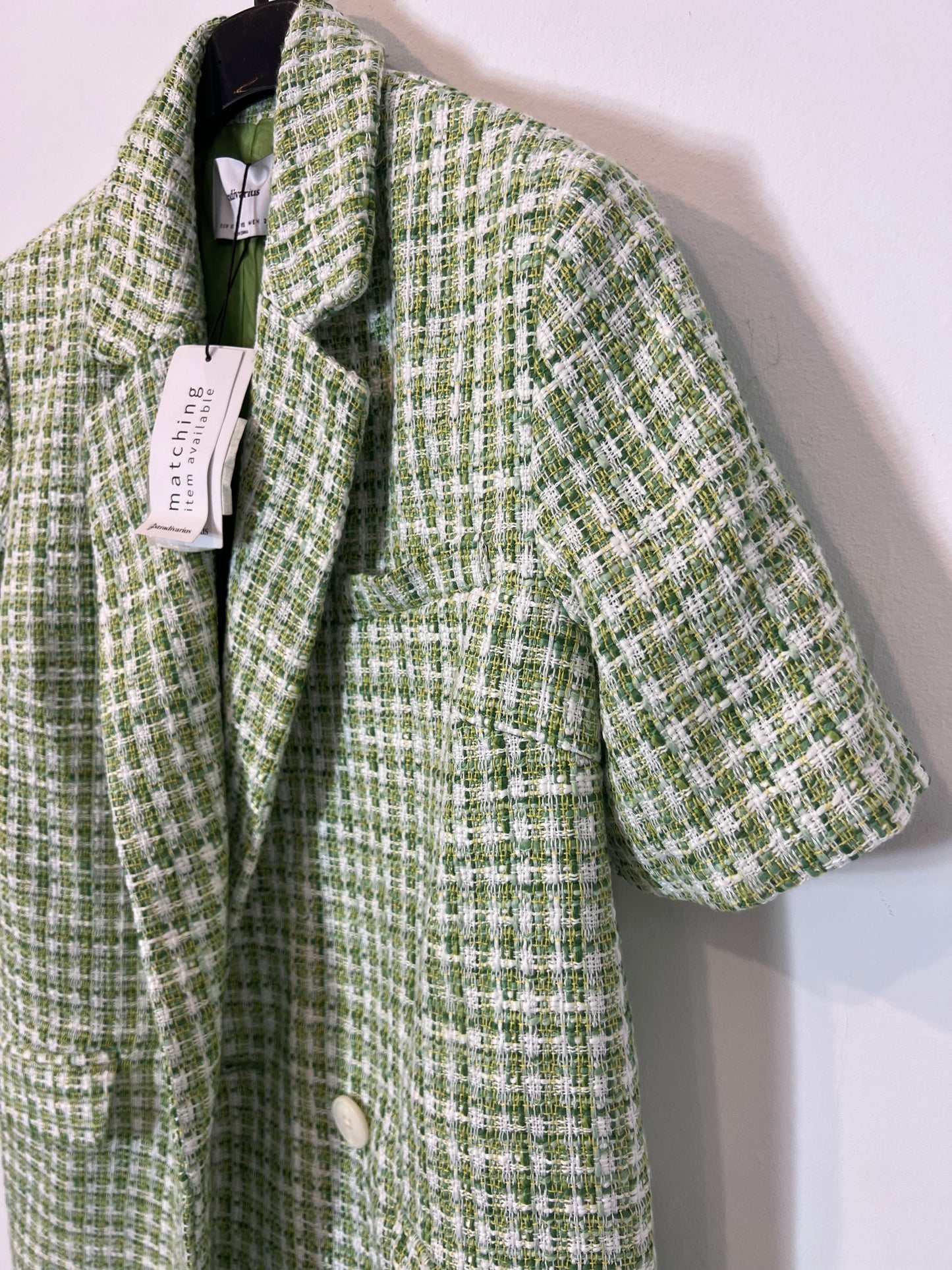 STRADIVARIUS. Chaqueta tweed tonos verdes. T XS