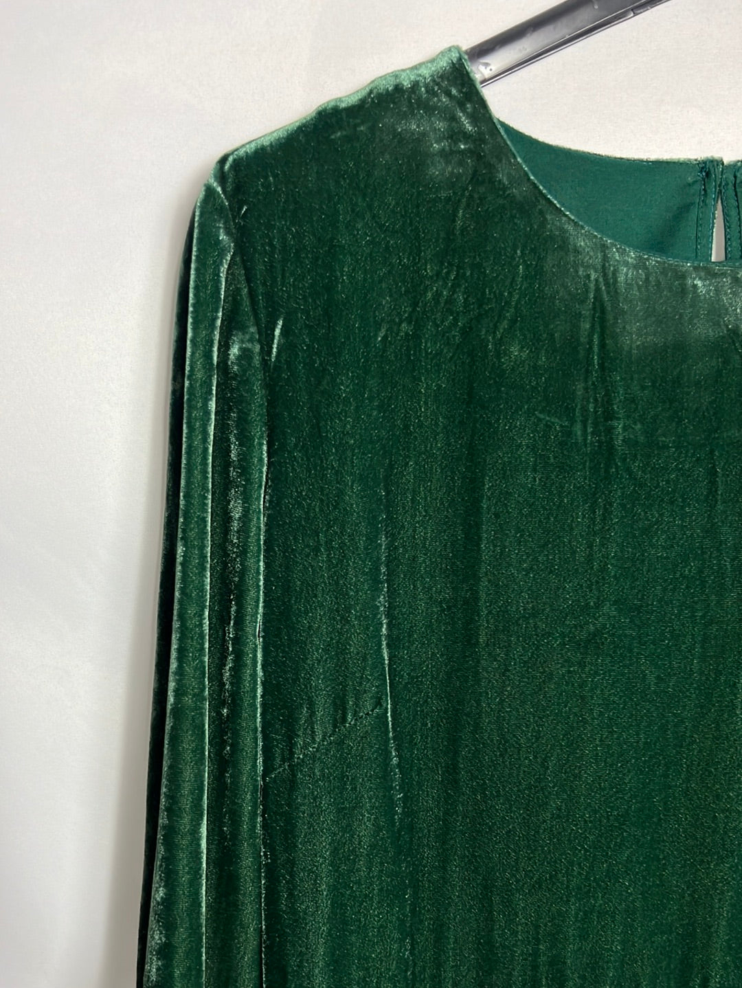 MAJE. Vestido midi terciopelo verde. T 2(M) (tara)