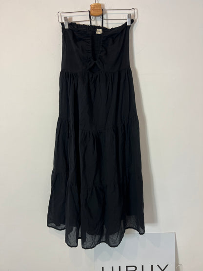 PAR&ESCALA. Vestido midi negro atado al cuello. T S