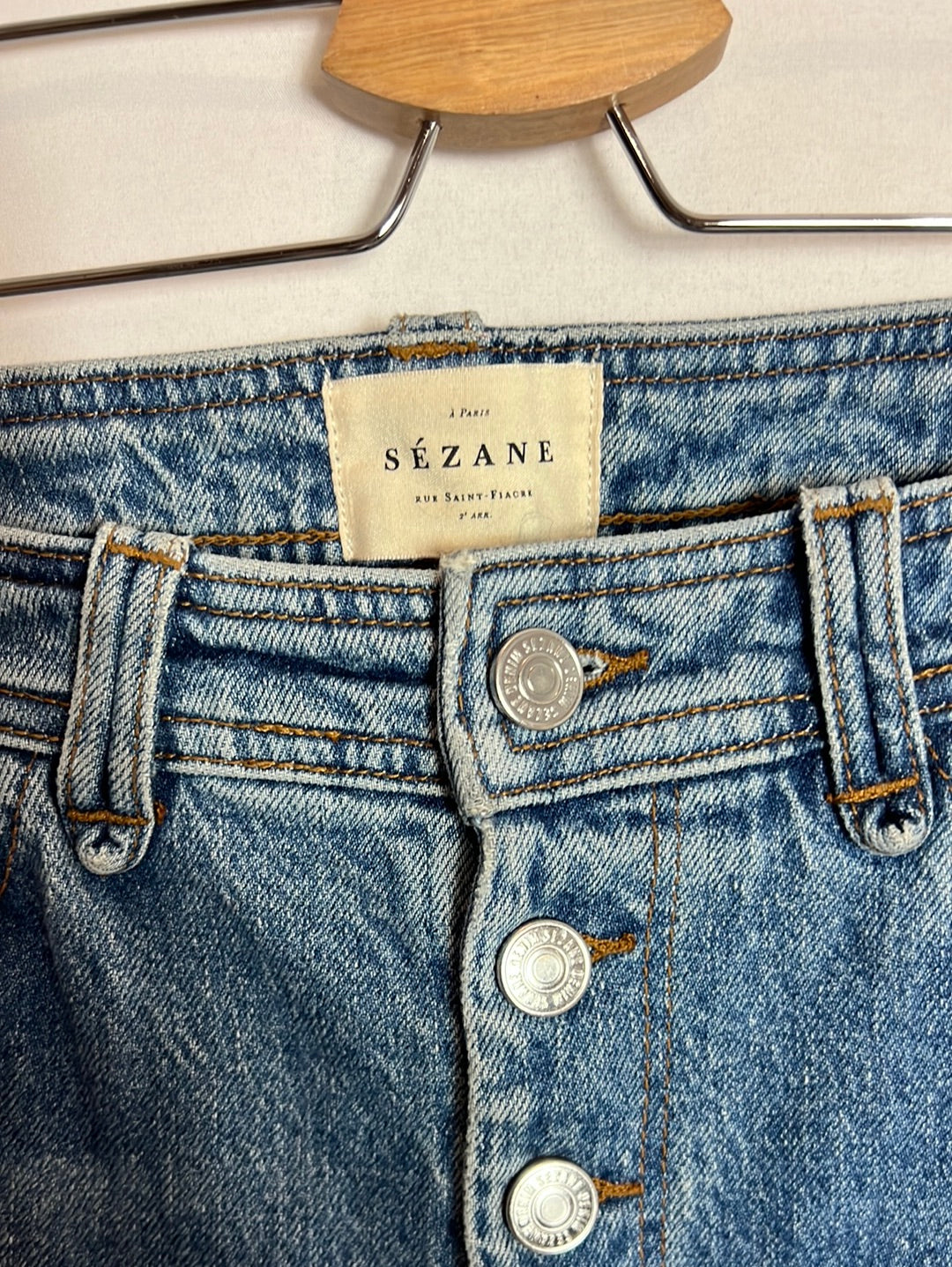 SÉZANE. Denim recto abotonado. T 36