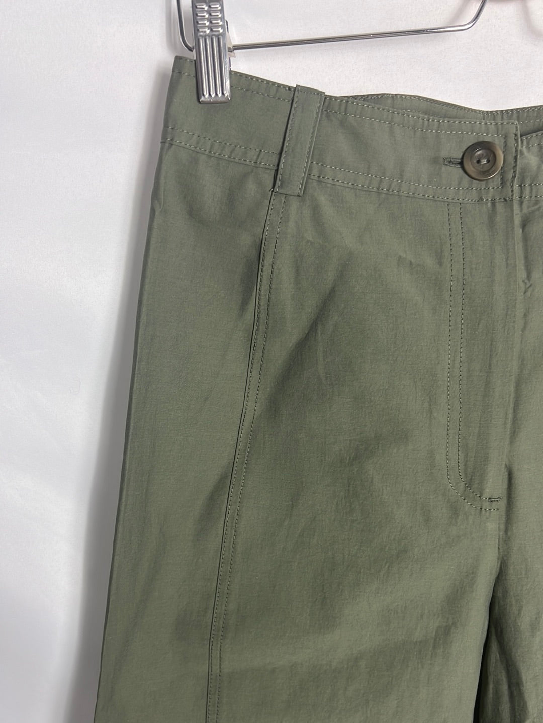 ZARA. Pantalón culotte verde textura. T S