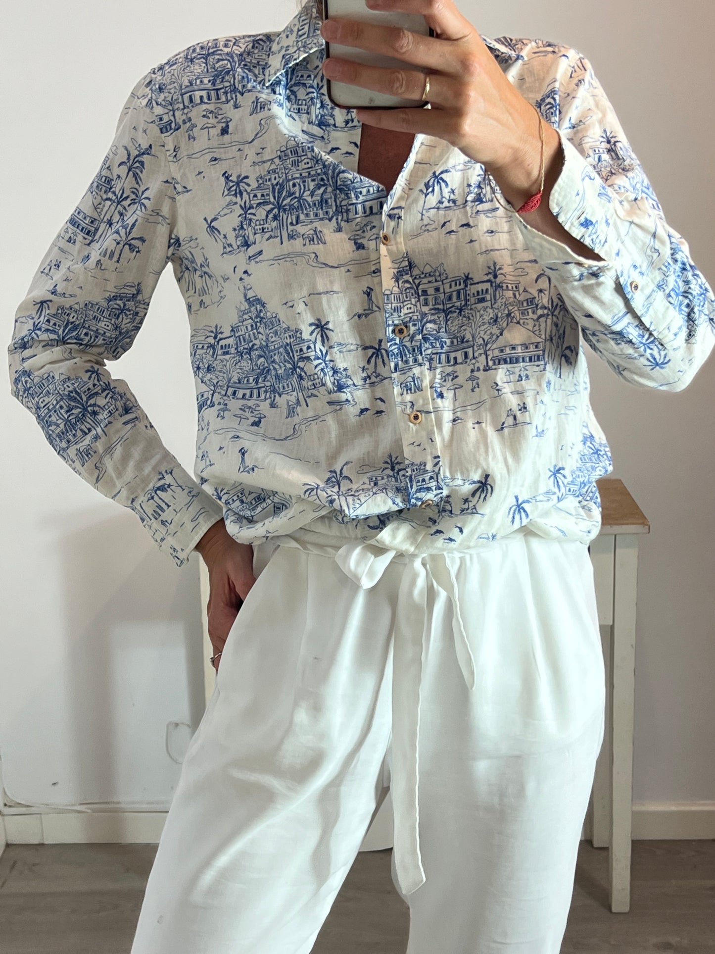 LLOYD'S. Blusa blanca estampada T.38