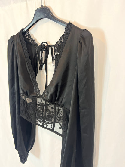 ZARA. Top negro satinado y encaje. T S