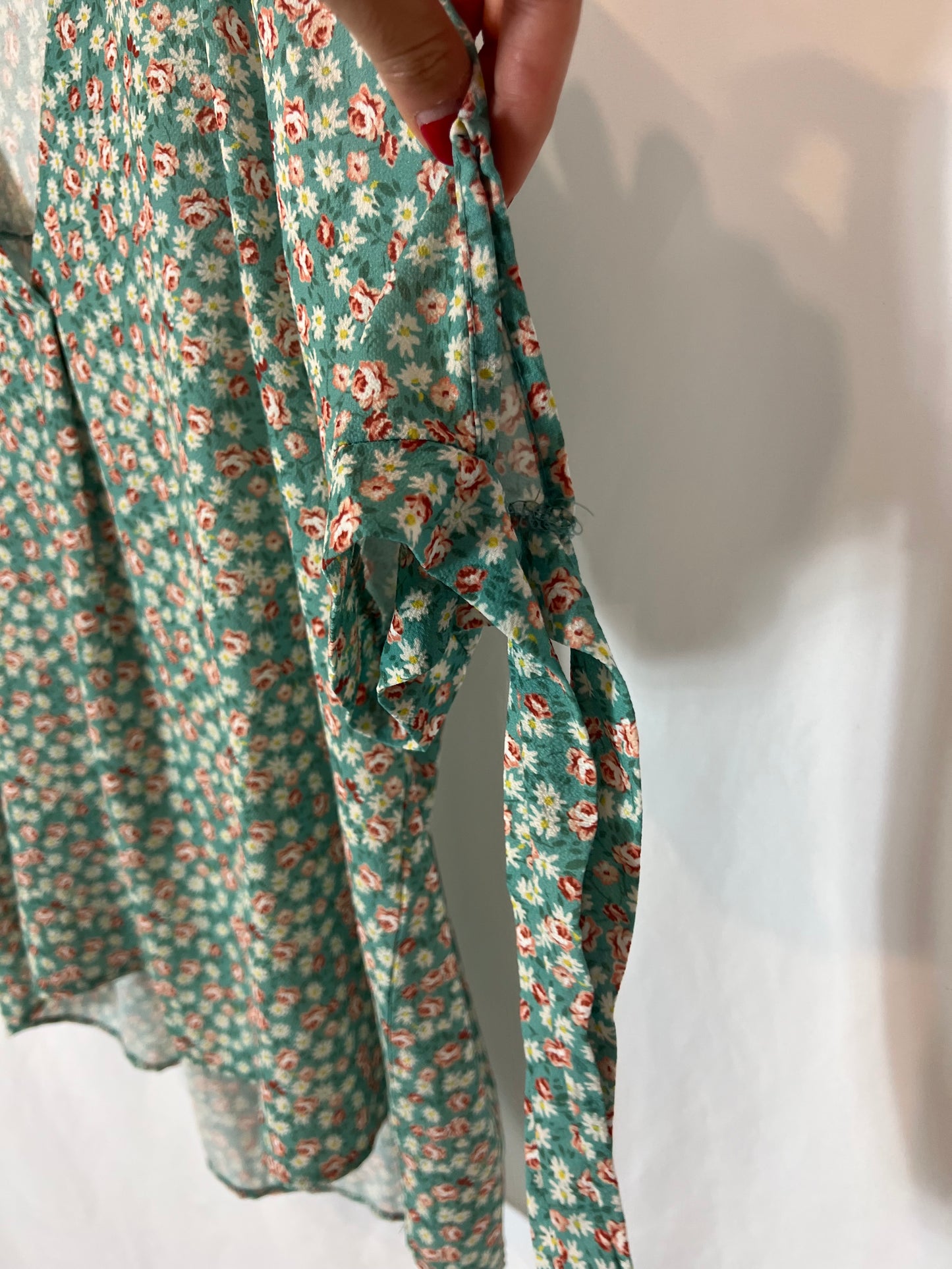 OTRA. Blusa verde flores TU(M/L)