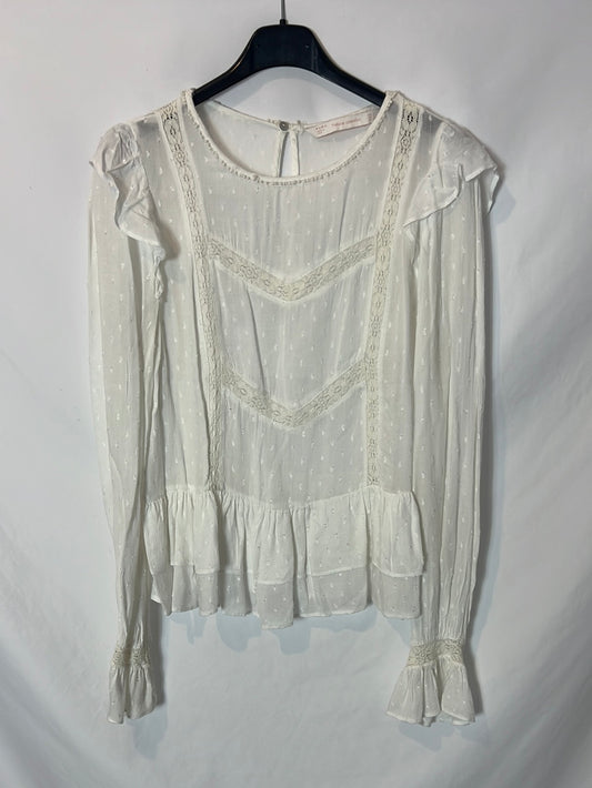 ZARA. blusa blanca plumeti y encaje. T S