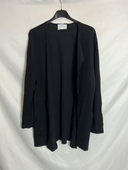 ZARA. Chaqueta negra elástica TS