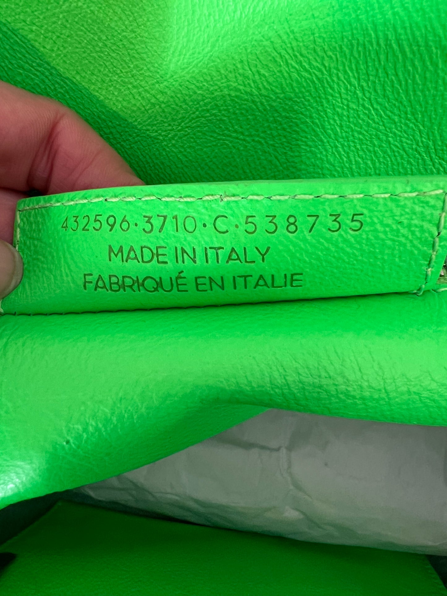 BALENCIAGA. Bolso piel verde