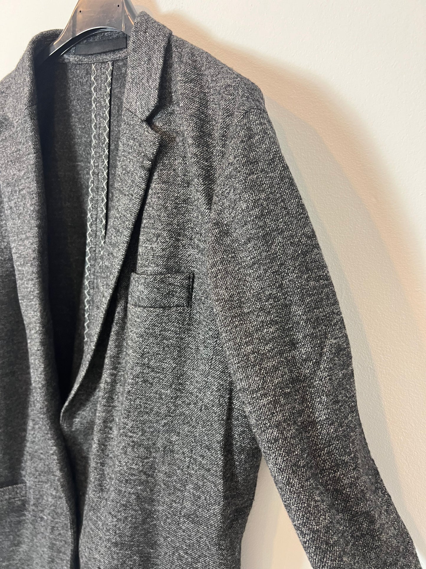 MASSIMO DUTTI. Blazer gris jaspeada T.s