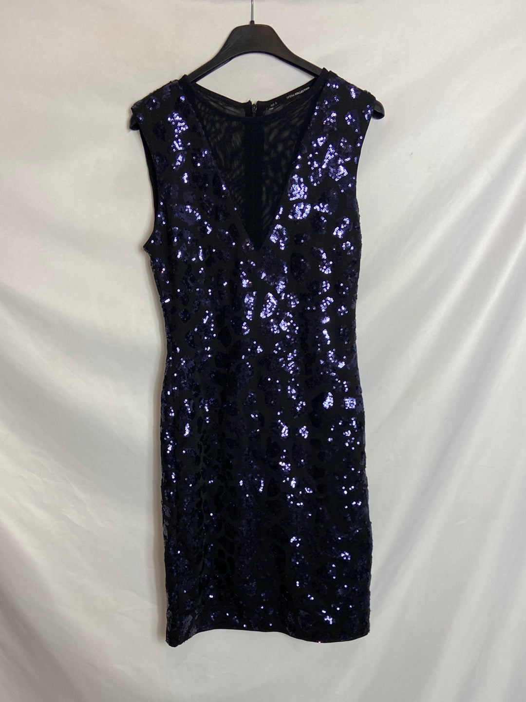 SFERA. Vestido negro lentejuelas moradas T.S