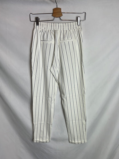 BERSHKA. Pantalón blanco rayas fluido. T S