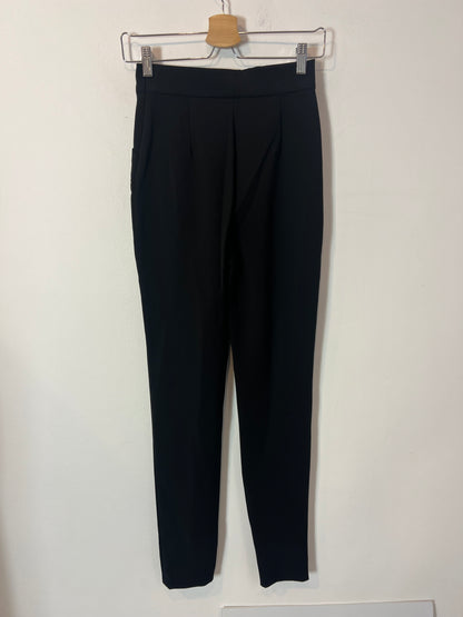 ZARA. Pantalón negro botones T.xs