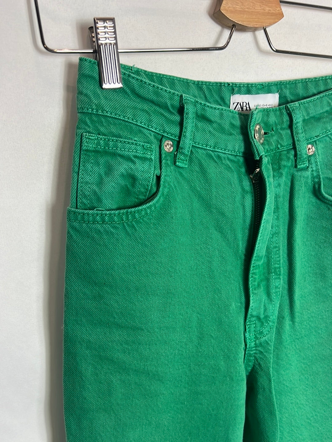 ZARA . Denim recto verde . T 32