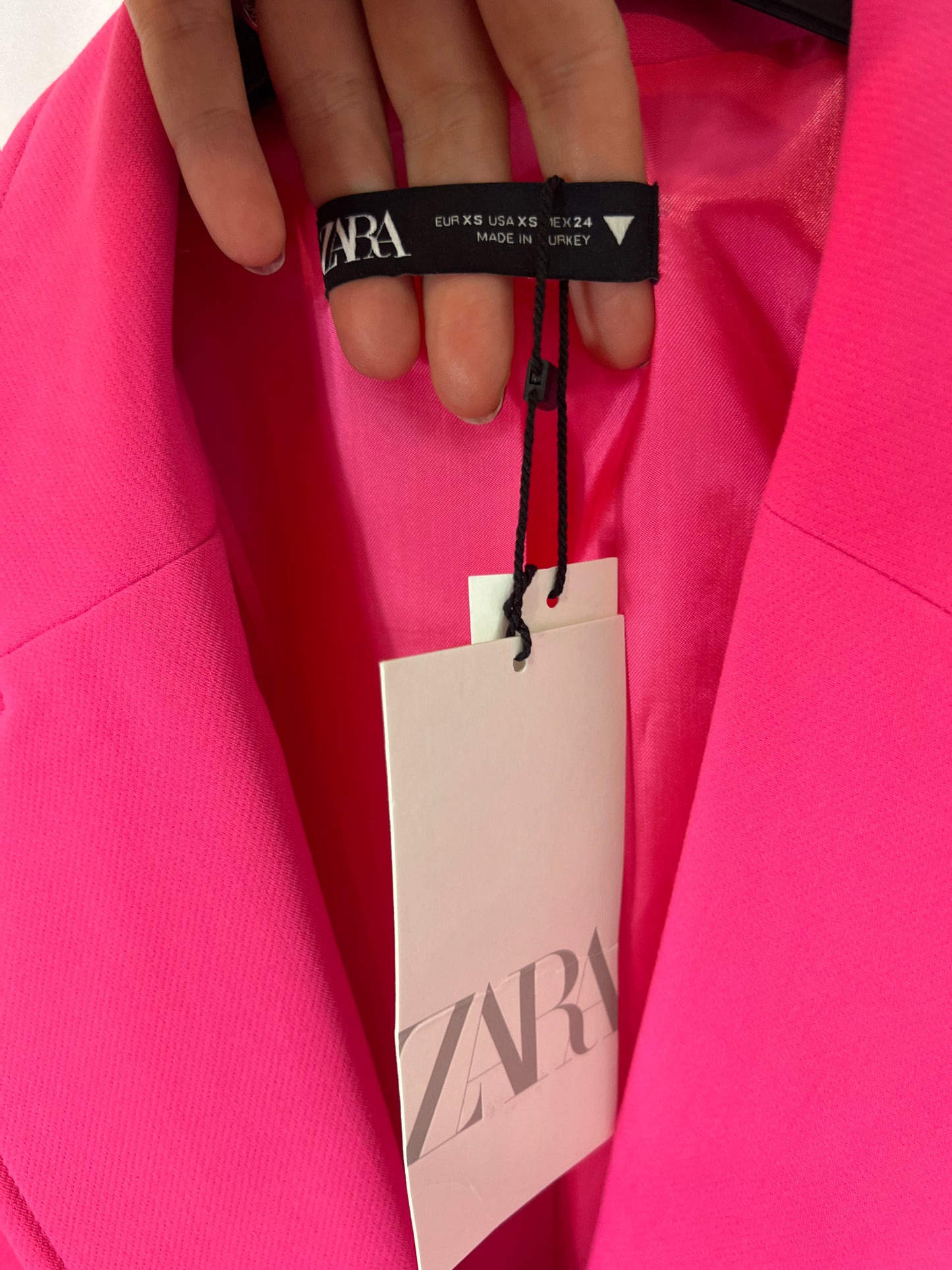 ZARA. Blazer larga rosa fucsia. T XS (S/M)