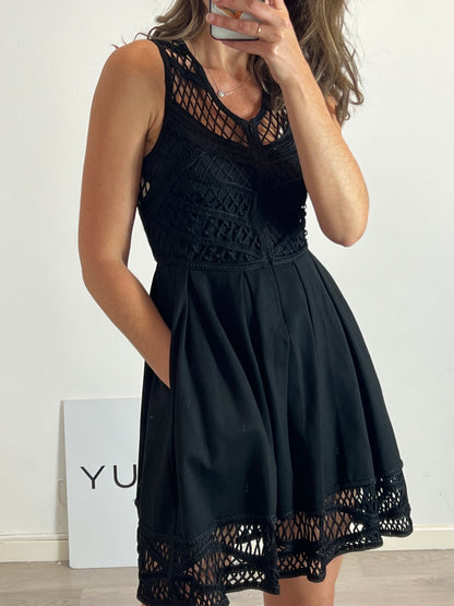 MAJE. Vestido negro doble textura. T 2(M)