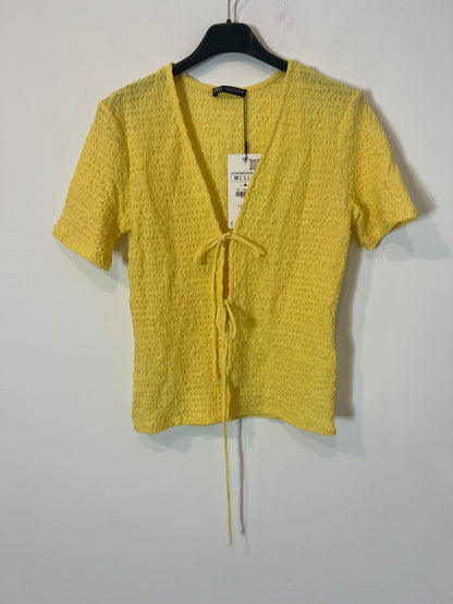 ZARA. Top amarillo textura T.m