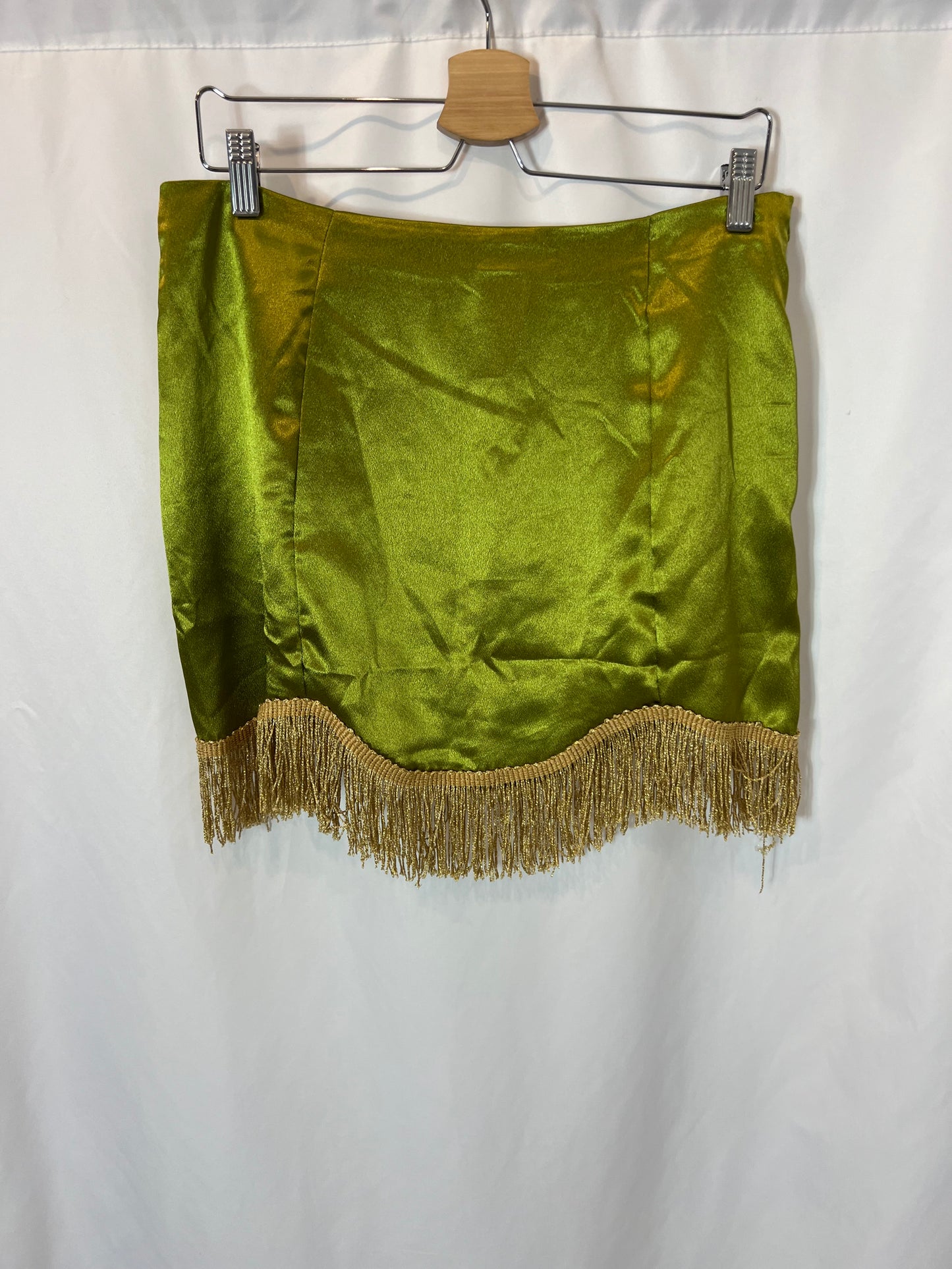 SHEIN. Falda verde detalles. T L